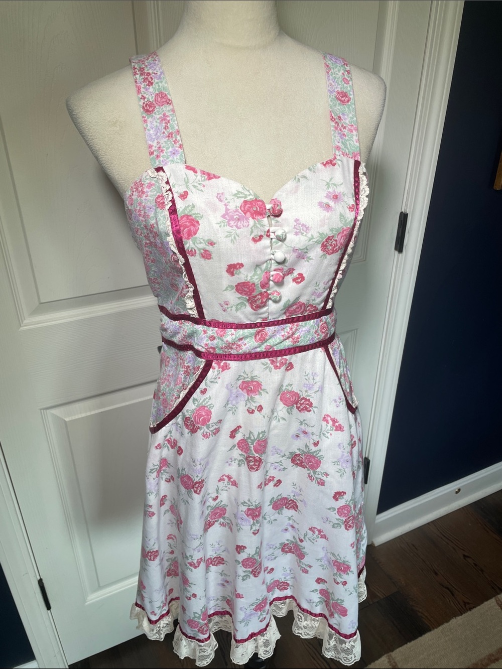 Vintage Cottagecore Floral Midi Apron Dress Lace Ribbon Trim Sweetheart Neck Sz6